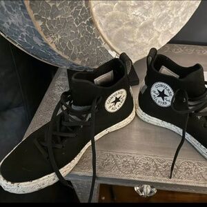 Ladies pull on converse